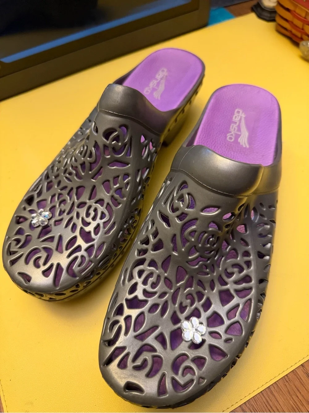 Dansko silver Pippa Slip-On Clogs & Floral Cutouts Sz. 41/10.5 - Picture 6 of 6